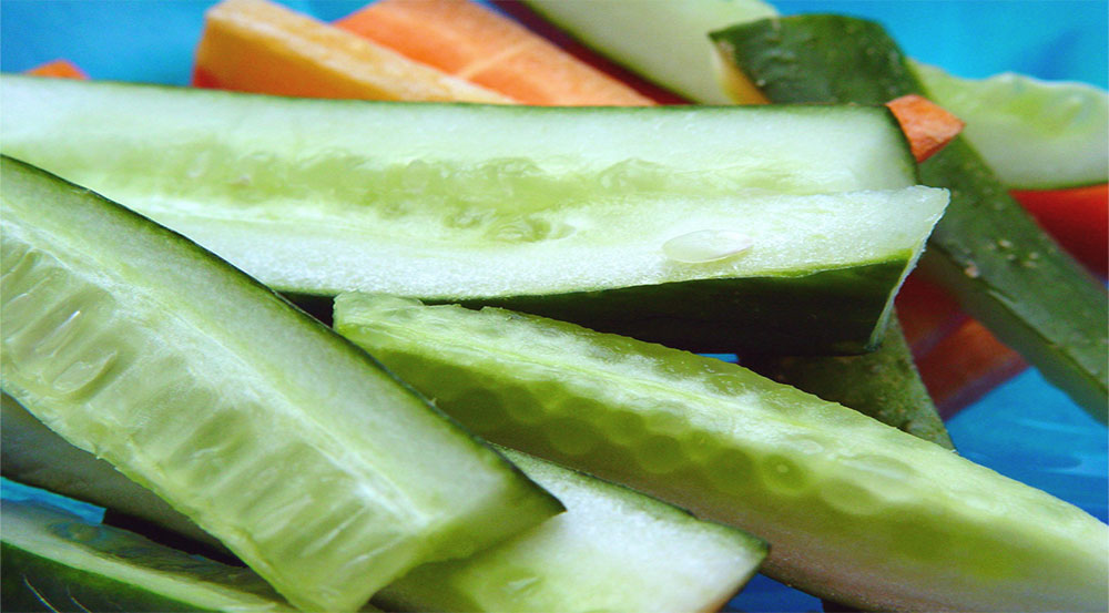 conheça os alimentos que contribuem para a saúde bucal