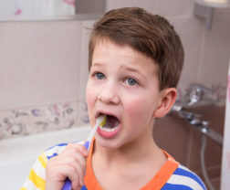 Dicas para incentivar a criança a escovar os dentes